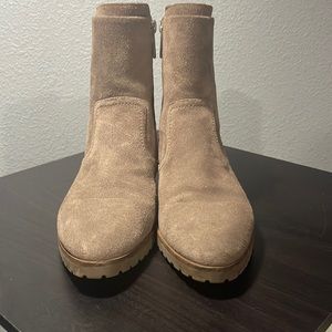 Micheal Kors suede boots